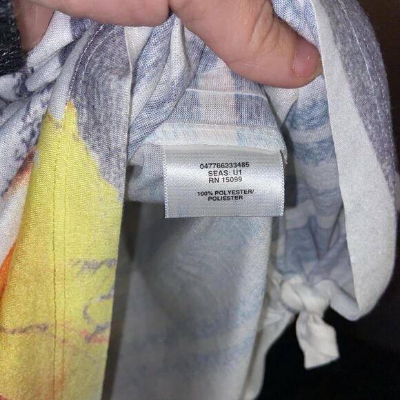 3/4 sleeve flowy lightweight v neck blouse - Picture 3 of 4